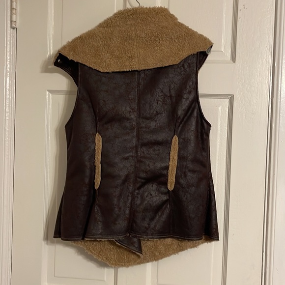 Luii Vegan Leather & Shearling vest. Like new! - Picture 3 of 10